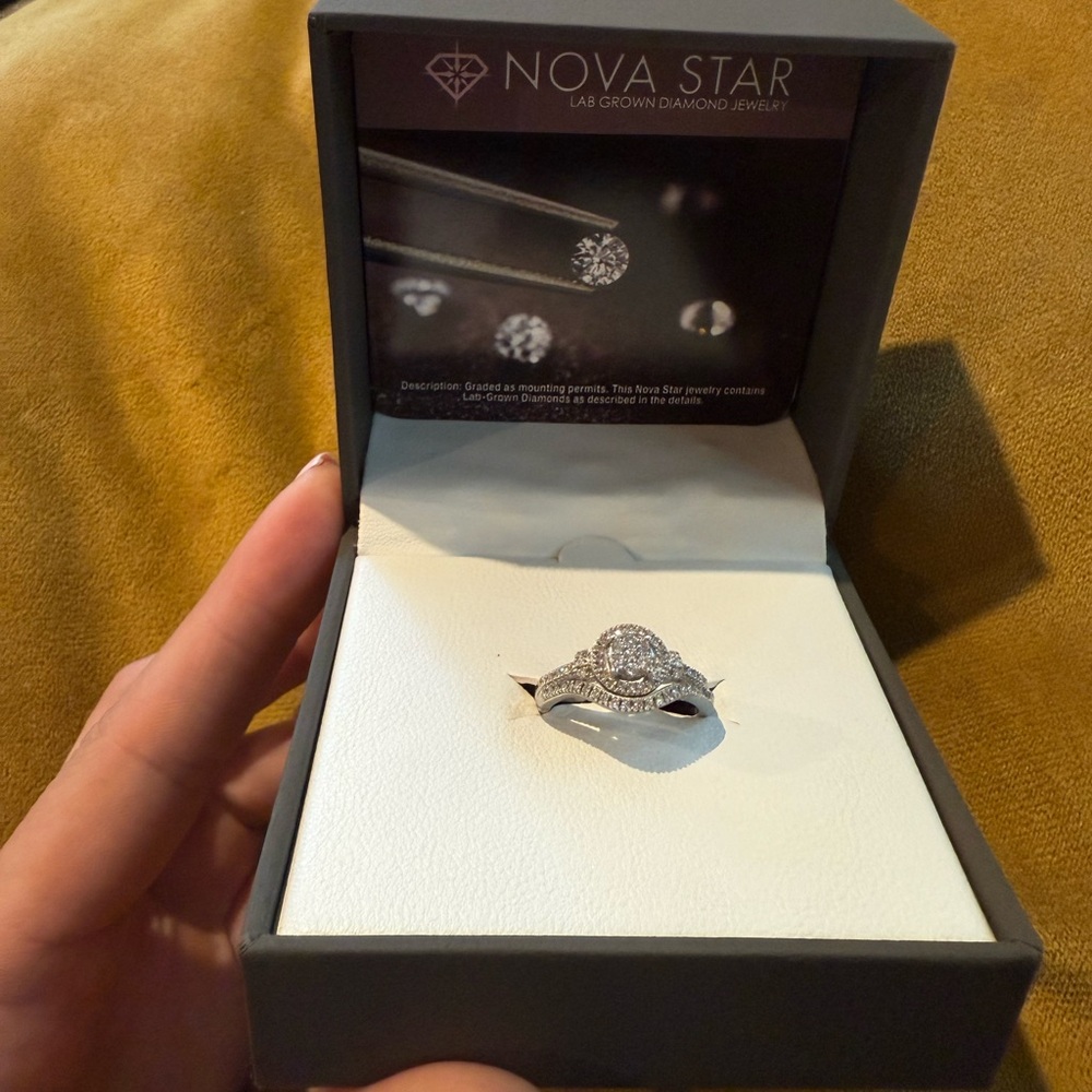 Elegant Silver Halo Ring with Intricate Detailing